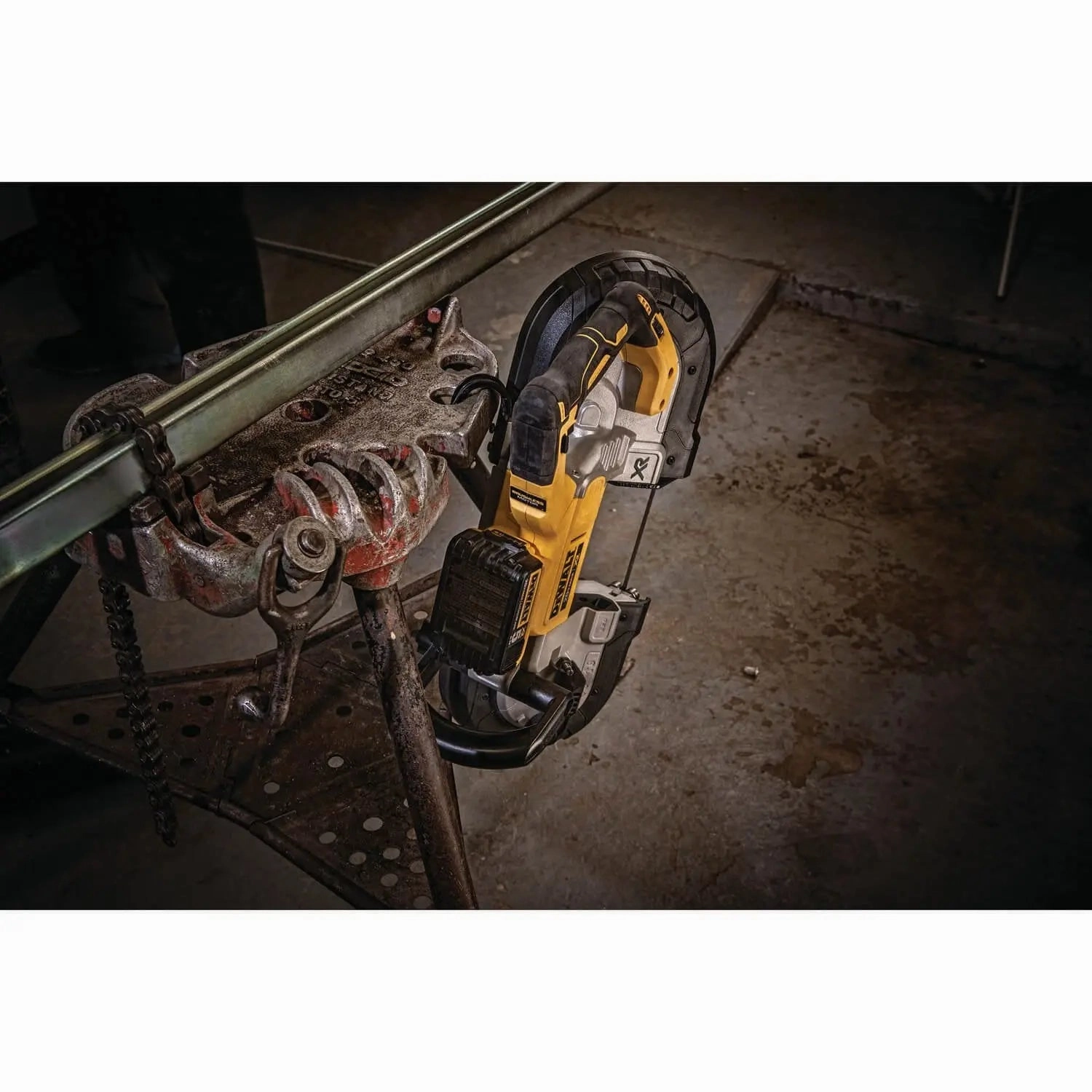 DEWALT DCS374P2 20V Max Deep Cut Band Saw Kit