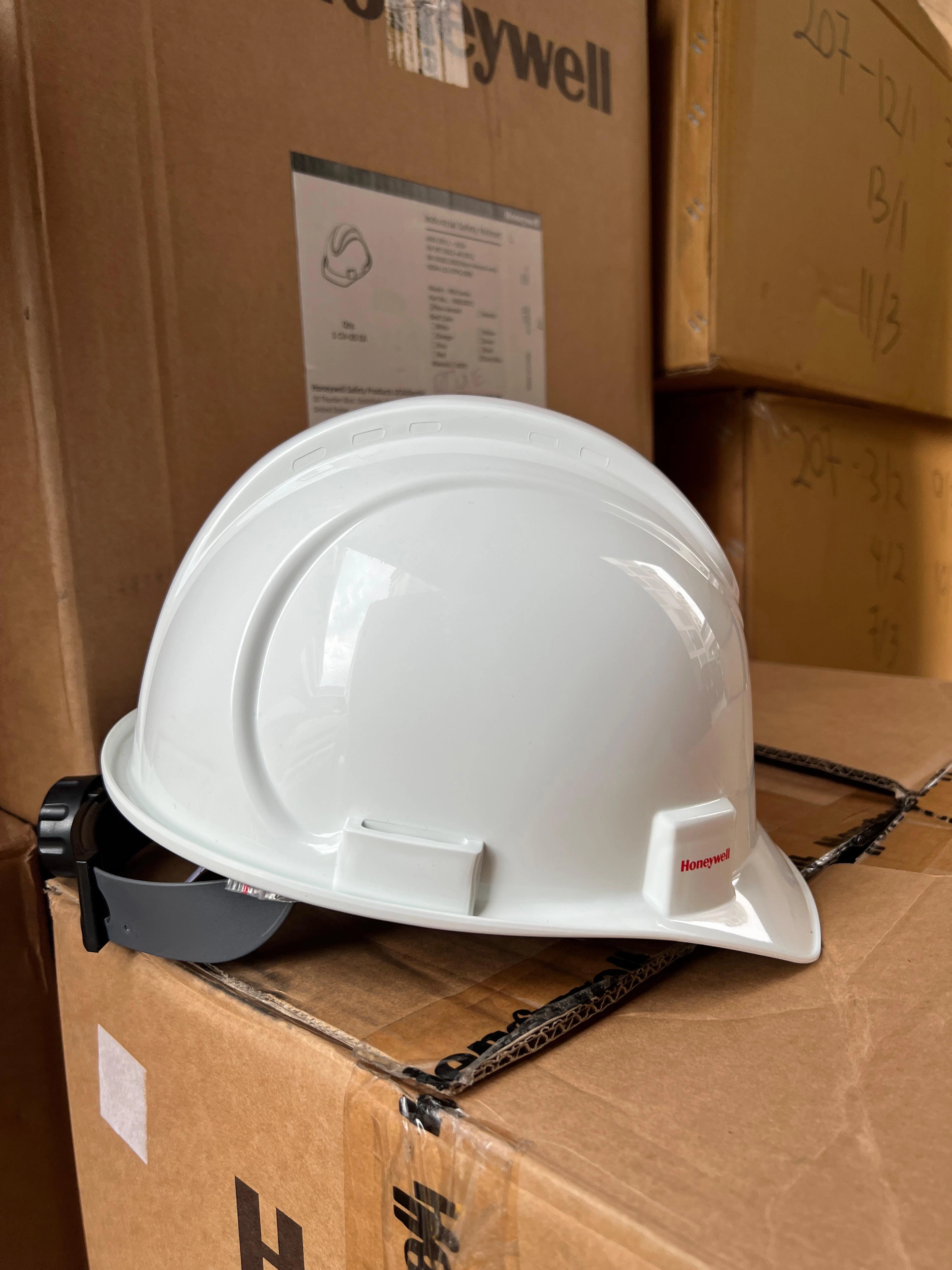 Honeywell North White Safety Helmet With Chin Strap (NSB10001) | Model : HELMET-H-WH