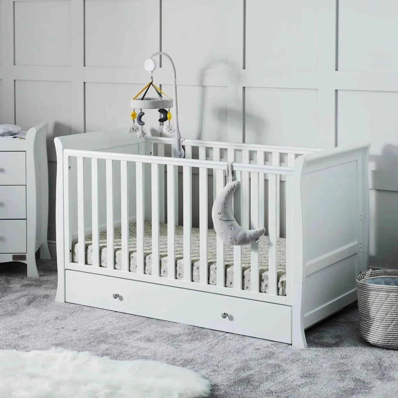Ickle Bubba Snowdon Classic Cot Bed White - Premium Sprung Mattress
