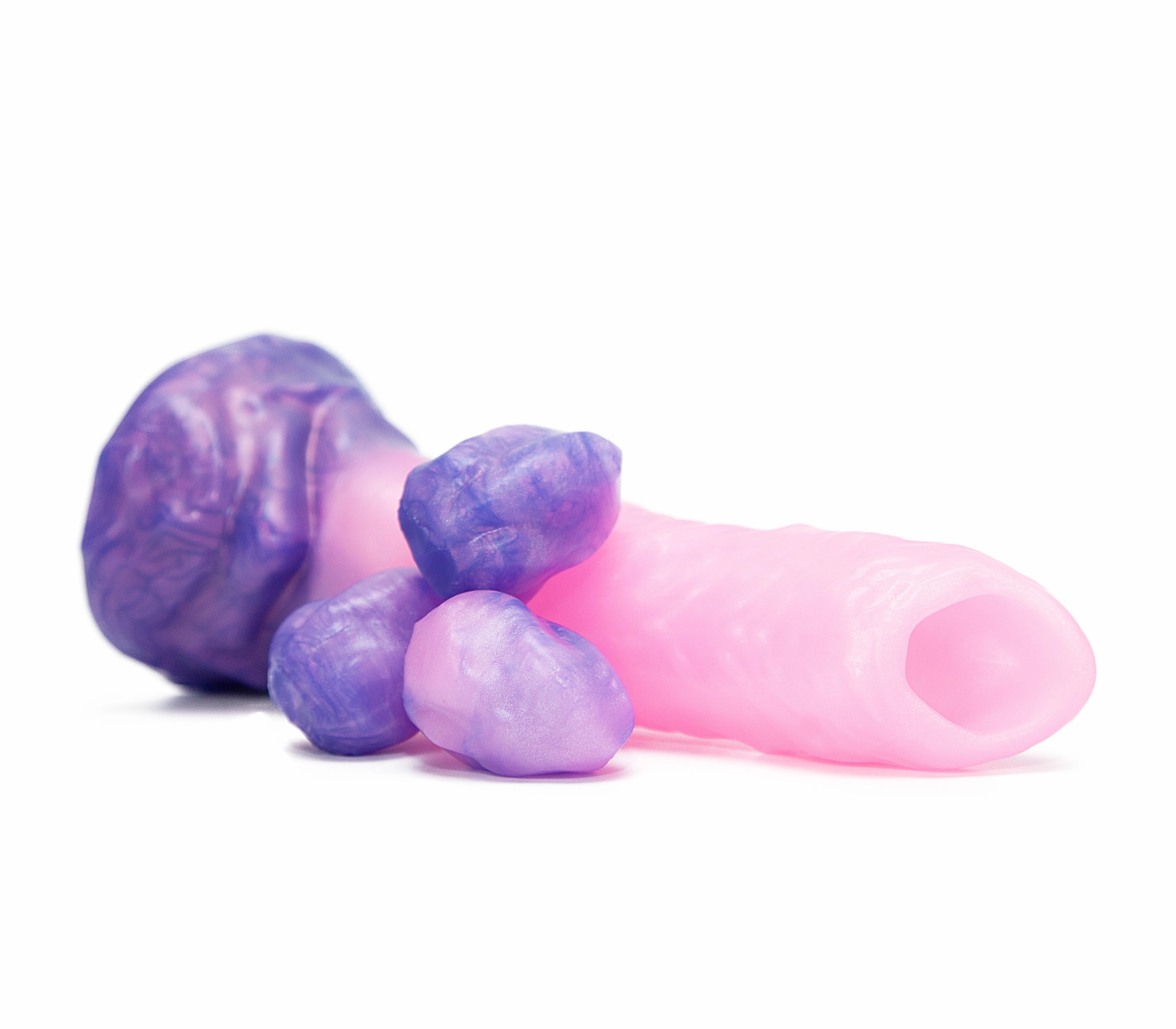 Min the Egg Layer Ovipositor with Eggs Clutch