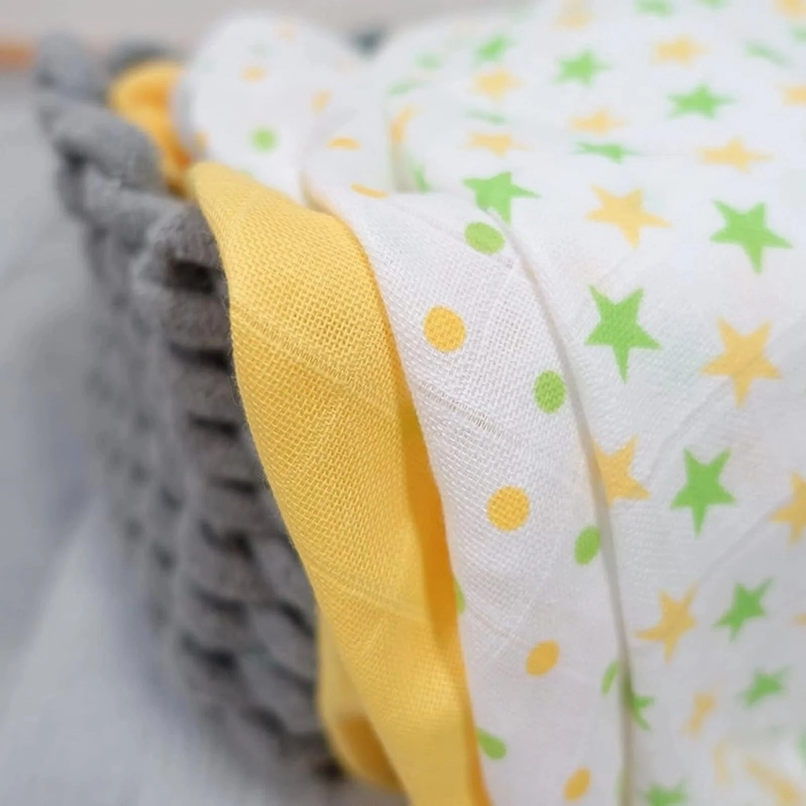MuslinZ 6 Pack Muslin Squares 70x70cm - Yellow