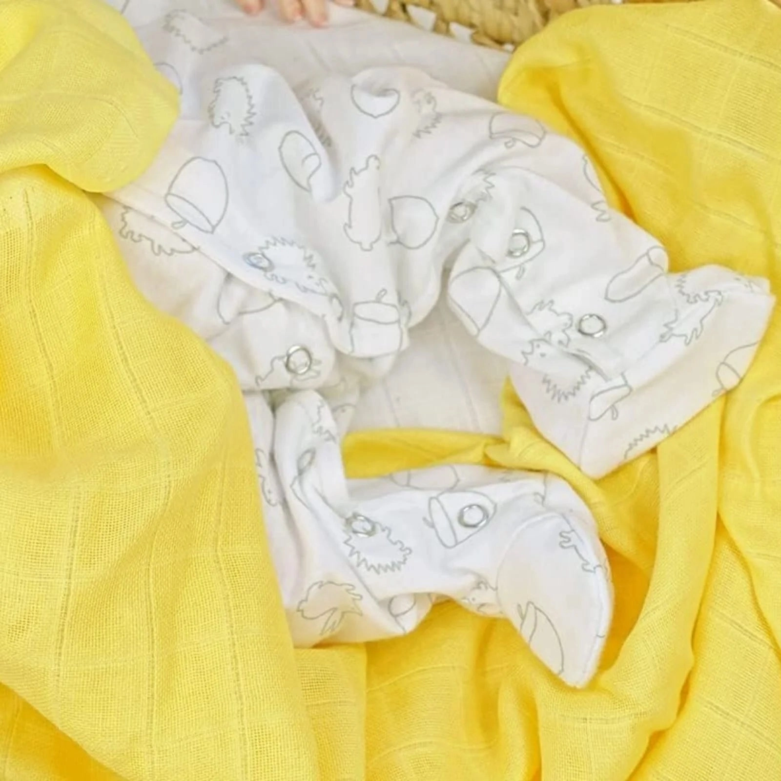 MuslinZ 6 Pack Muslin Squares 70x70cm - Yellow